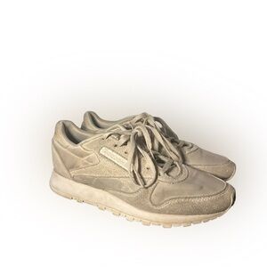 Reebok Classic Leather Suede Shoes Womens Size 6 Whisper Grey Sneakers